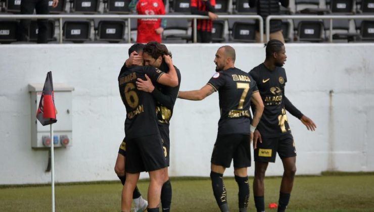 Çorum FK, Erzurumspor’a gol oldu yağdı!