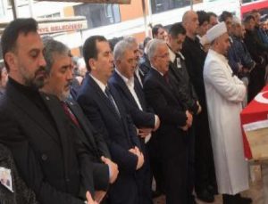 Eski Sanayi ve Ticaret Bakanı Yürür memleketinde ebediyete uğurlandı