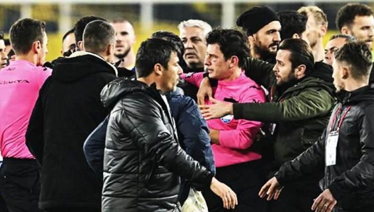 Hakeme taarruz olayıyla ilgili anket! Futbolseverler ne düşünüyor?