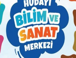 Hüdayi Bilim ve Sanat Merkezi’nde birçok ders bir ortada