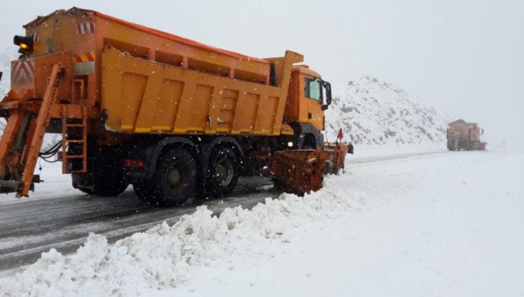 Son Dakika: Antalya-Konya karayolunda ağır kar yağışı!