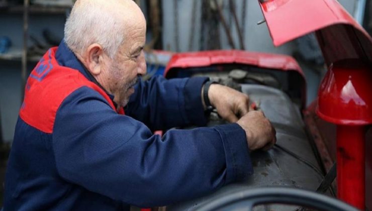 Traktör ustası mesleğini 56 yıldır titizlikle yapıyor