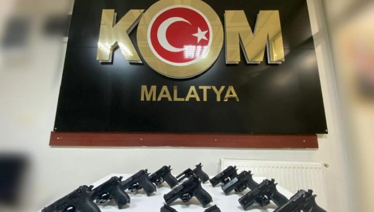 Silah kaçakçılarına operasyon! Çok sayıda kaçak silah ele geçirildi