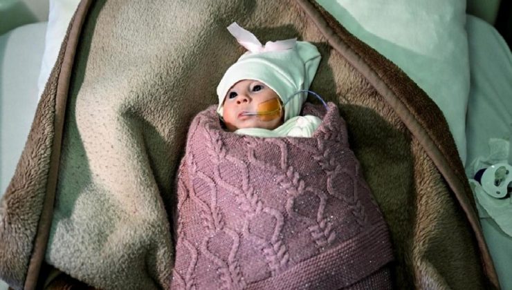 3 günlük Filistinli bebeğin hayatını Türk doktorları kurtardı