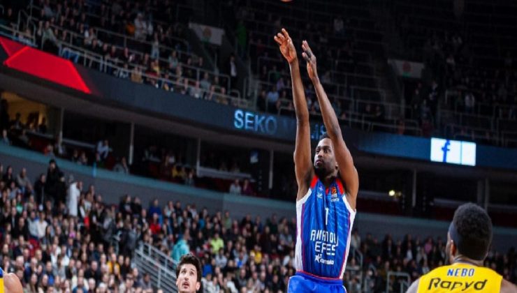 Anadolu Efes, Maccabi Tel Aviv’i devirdi