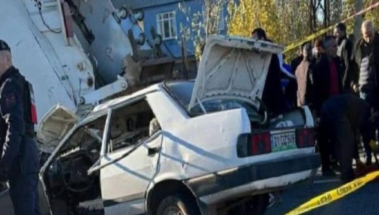 Araba çöp kamyonuna geriden çarptı: 2 meyyit