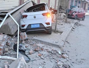 Çin’deki 6,2’lik sarsıntıda can kaybı artıyor