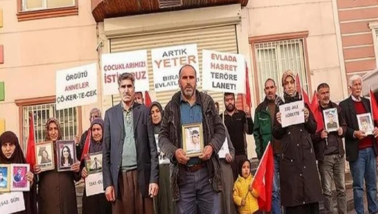 Diyarbakır annelerinin evlat nöbetine bir aile daha katıldı