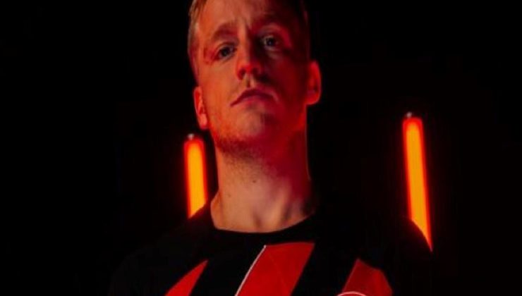 Donny van de Beek, Eintracht Frankfurt’a kiralandı