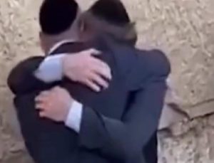 Enteresan anlar! Arjantin Devlet Lideri Javier Yahudi olacağını söyleyerek ağladı