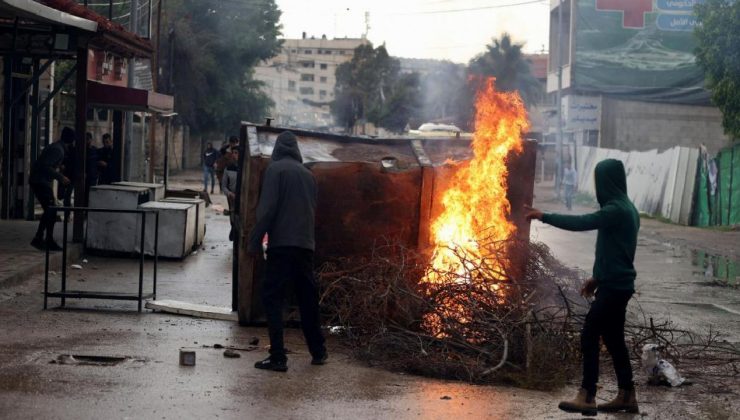 İsrail ordusundan Batı Şeria’da Tulkerim kenti ile Işık Şems Mülteci Kampı’na baskın