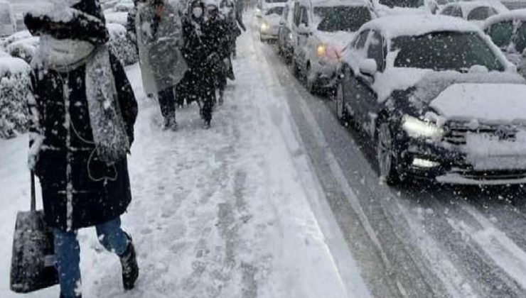 İstanbul’a lapa lapa kar geliyor! Canlı yayında tarih verildi