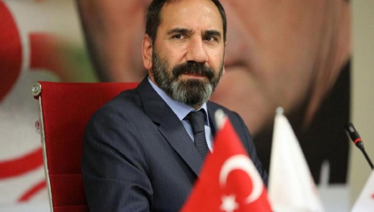 Mecnun Otyakmaz’dan hakem tepkisi! “TFF’yi mi bitirmeye çalışıyorlar”