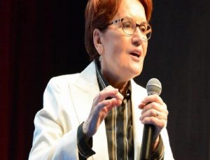 Meral Akşener, Ekrem İmamoğlu’na verdi veriştirdi: Eli genel merkezde, gözü diğer mevkide